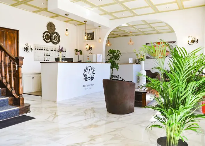 Hotel Les Arbousiers